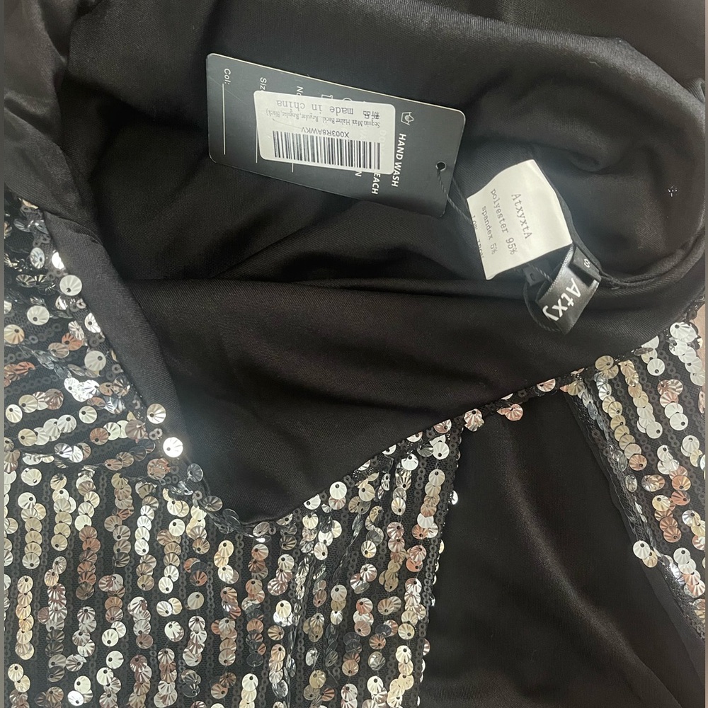 Silver Sequin Halter Sexy Dress 🖤 - Picture 4 of 4